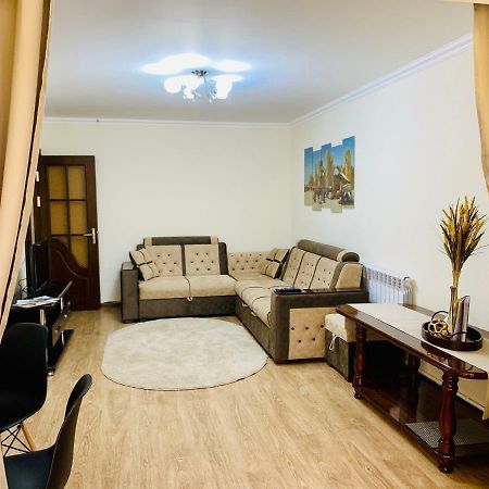 Samarkand Apartment Luaran gambar